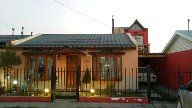 CASA – 4 DORMITORIOS – 1ro. DE JUNIO AL 1300