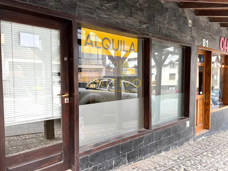 Local en Alquiler en Ushuaia - ALQUILER - SARMIENTO 91