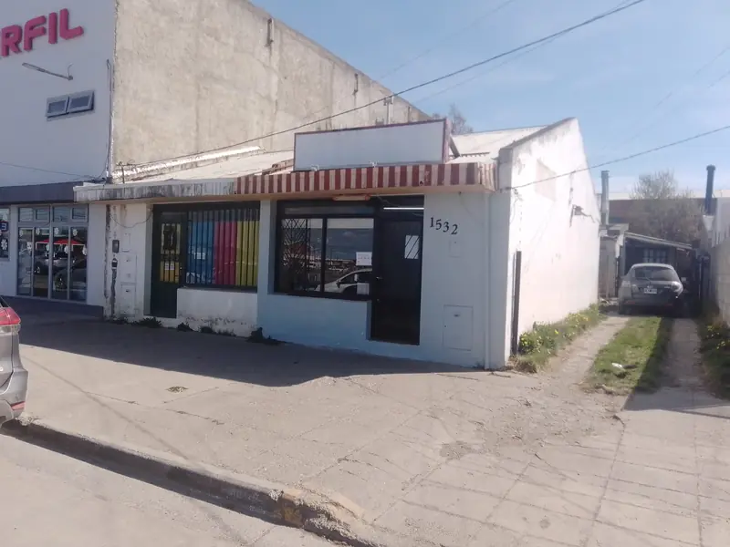 🔴 VENTA – CASA + LOCALES – BARRIO DANES📍