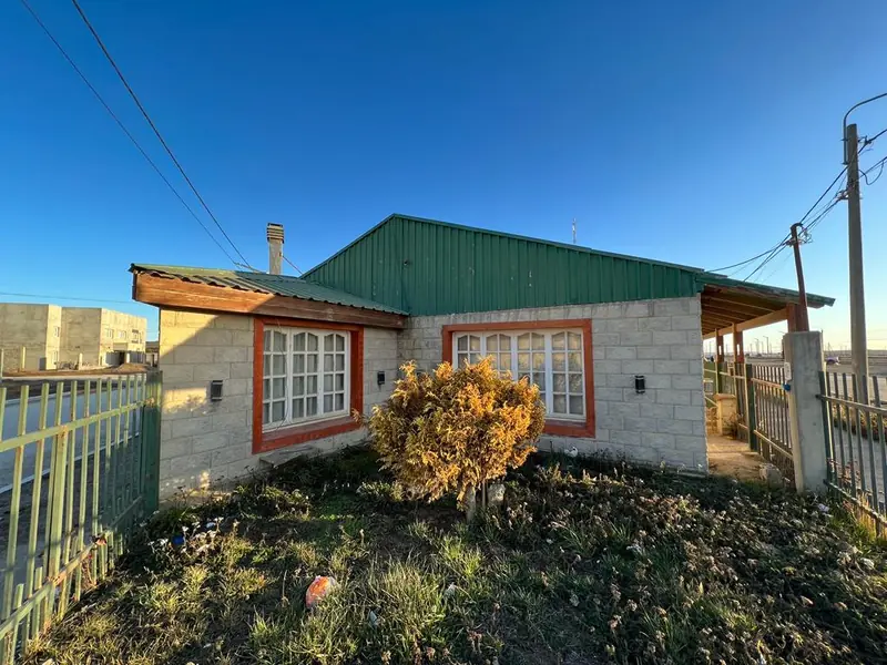 VENTA 2 CASAS – BARRIO AEROPUERTO