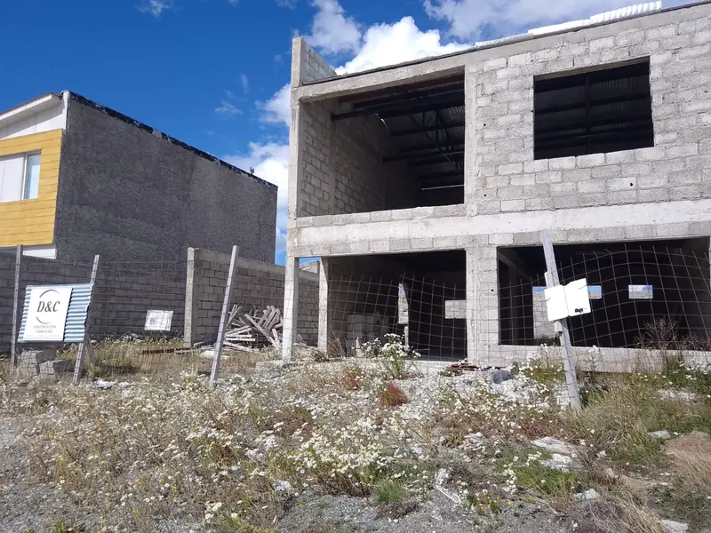 🔴 VENTA – CASA EN CONSTRUCCIÓN – BARRIO ALTOS DE LA ESTANCIA📍
