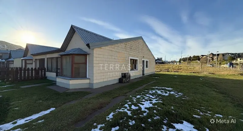 Casa en alquiler c/ cochera en Ushuaia