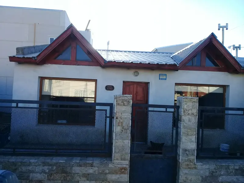 CASA – 3 DORMITORIOS – B° DANES