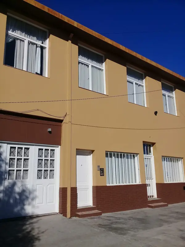 🔴 VENTA – 3 DEPTOS + 2 LOCALES + GALPÓN – 2 DE ABRIL📍