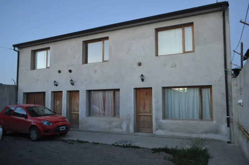 🔴 VENTA – CASA + 3 DUPLEX  – Barrio CENTRO OESTE📍