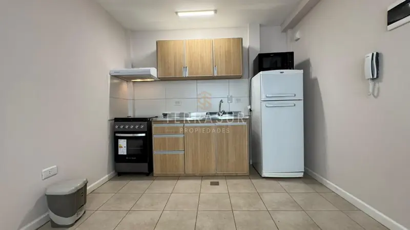 Departamento en alquiler en Alem y San Luis!