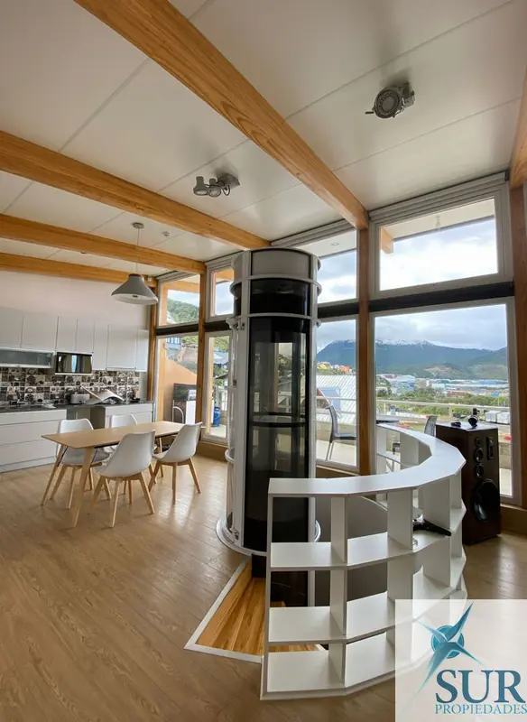 Casa en venta c/ cochera en Ushuaia