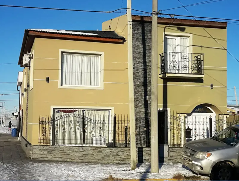 VENTA CASA 4 DORMITORIOS – CARLOS LISA AL 2300