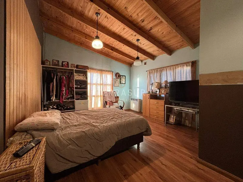 Amplia casa c/ local en venta en Río Grande