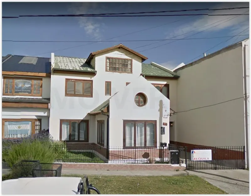 CASA 4 DORMITORIOS – BARRIO MUTUAL