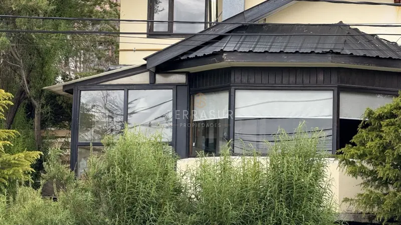Casa de 4 dormitorios y quincho en venta!
