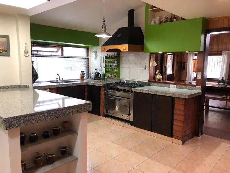 Propiedad con 2 casas – Barrio YPF