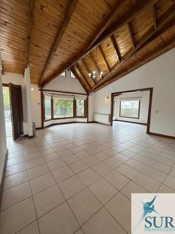 Casa en venta c/ cochera en Ushuaia