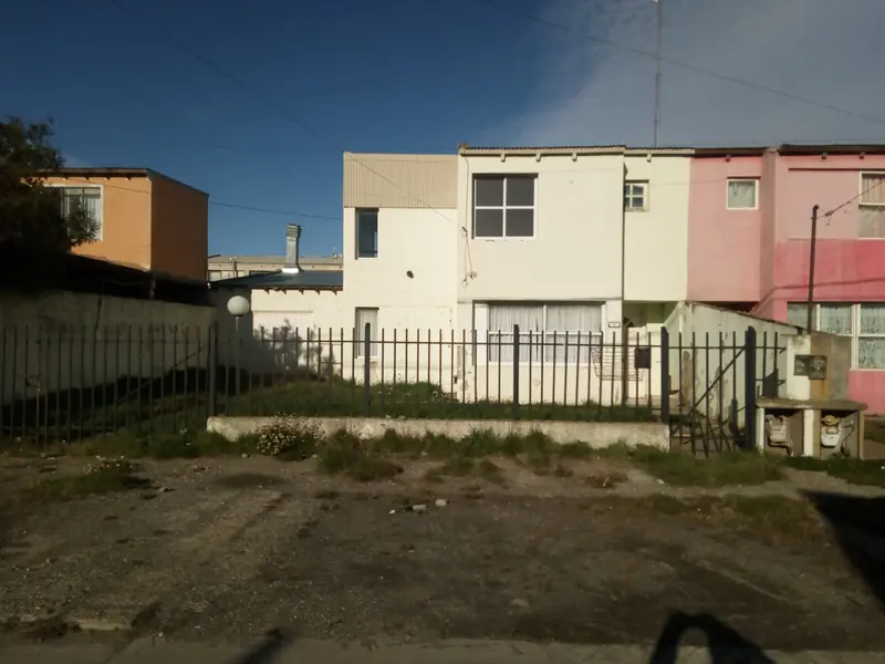 🔴 VENTA –  CASA 3 DORMITORIOS – B° CHACRA II ESTE📍