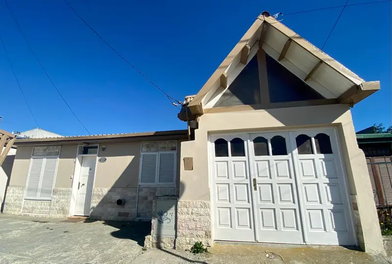 🟡 ALQUILER – CASA 4 DORMITORIOS – BARRIO MUTUAL📍