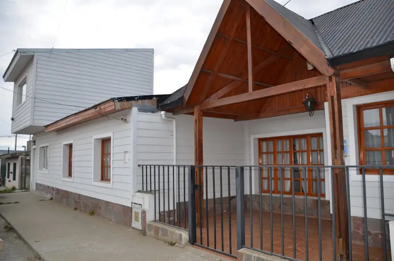 VENTA CASA + DEPARTAMENTO – BARRIO MUTUAL